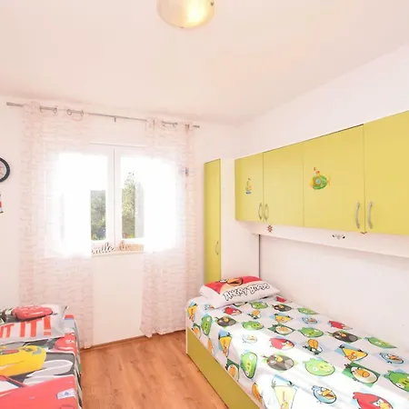 Marieta * Brodarica (Sibenik-Knin)